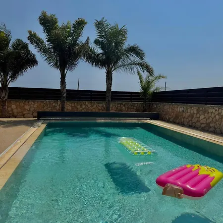 Serenity - Private Heated Swimming Pool 5bedroom 别墅 *