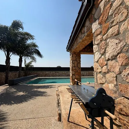 Serenity - Private Heated Swimming Pool 5bedroom 别墅