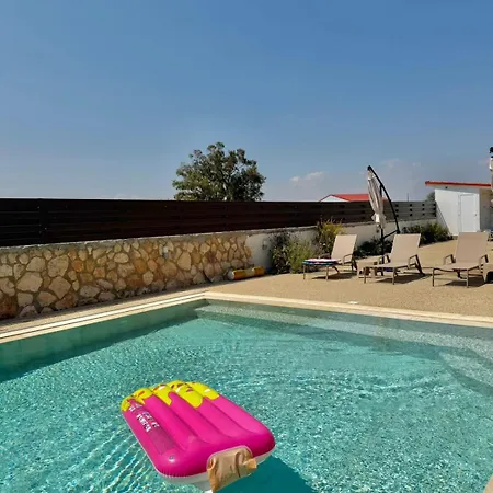 Serenity - Private Heated Swimming Pool 5bedroom * Liopetri