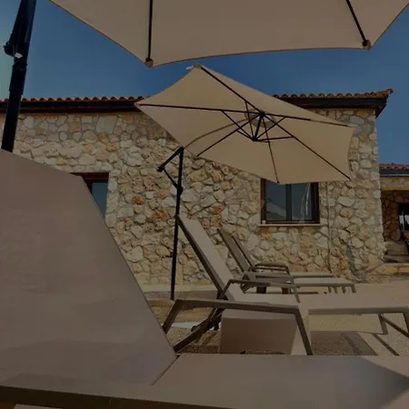 Serenity - Private Heated Swimming Pool 5bedroom